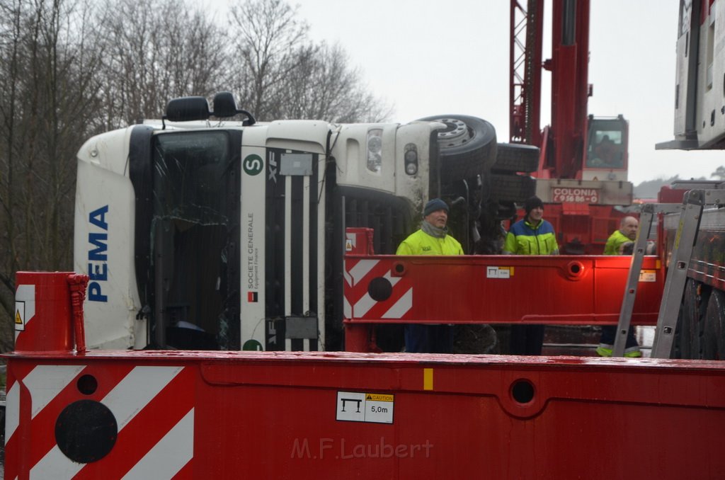 VU LKW umgestuerzt A 3 Rich Frankfurt AS Koenigsforst P435.JPG - Miklos Laubert